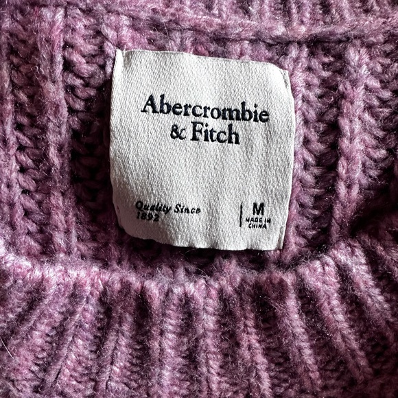 Abercrombie & Fitch Purple Sweater - size m - Picture 3 of 3